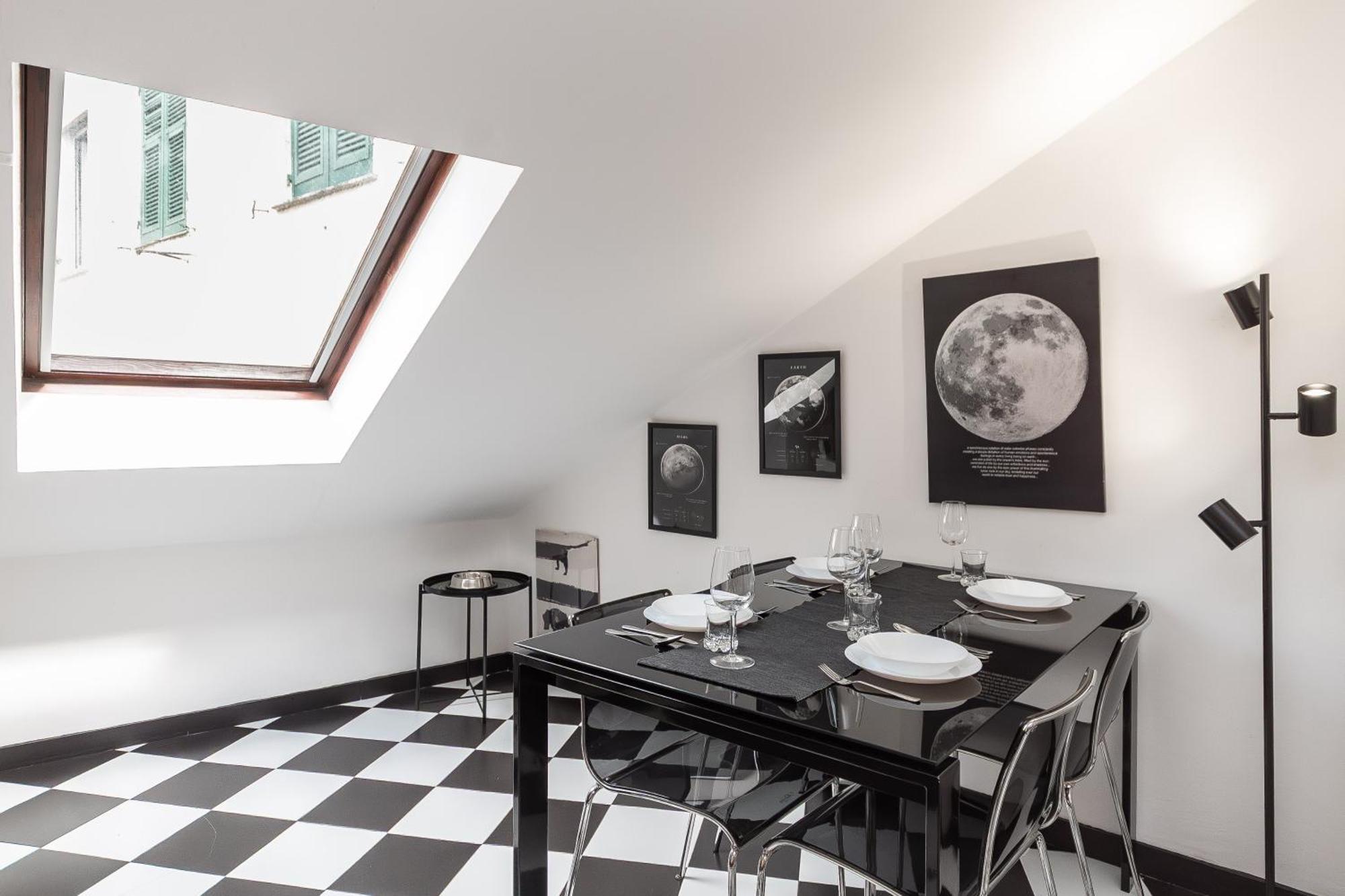 Apartmán La Mansarda Del Principe, Vicoli, Acquario E Lanterna Janov Exteriér fotografie
